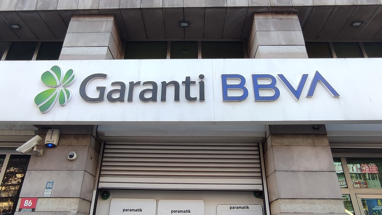 Garanti bankası emeklilere verecek: 100 bin TL kredi başladı…